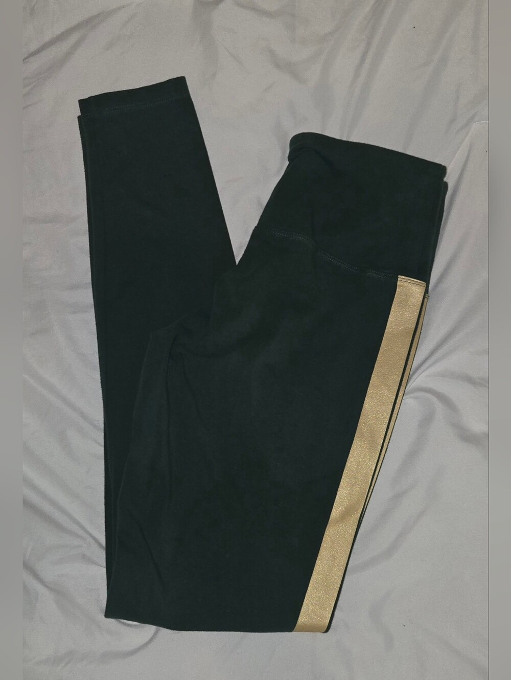 PINK Victoria's Secret Green Leggings with Gold Side Stripe Sz M